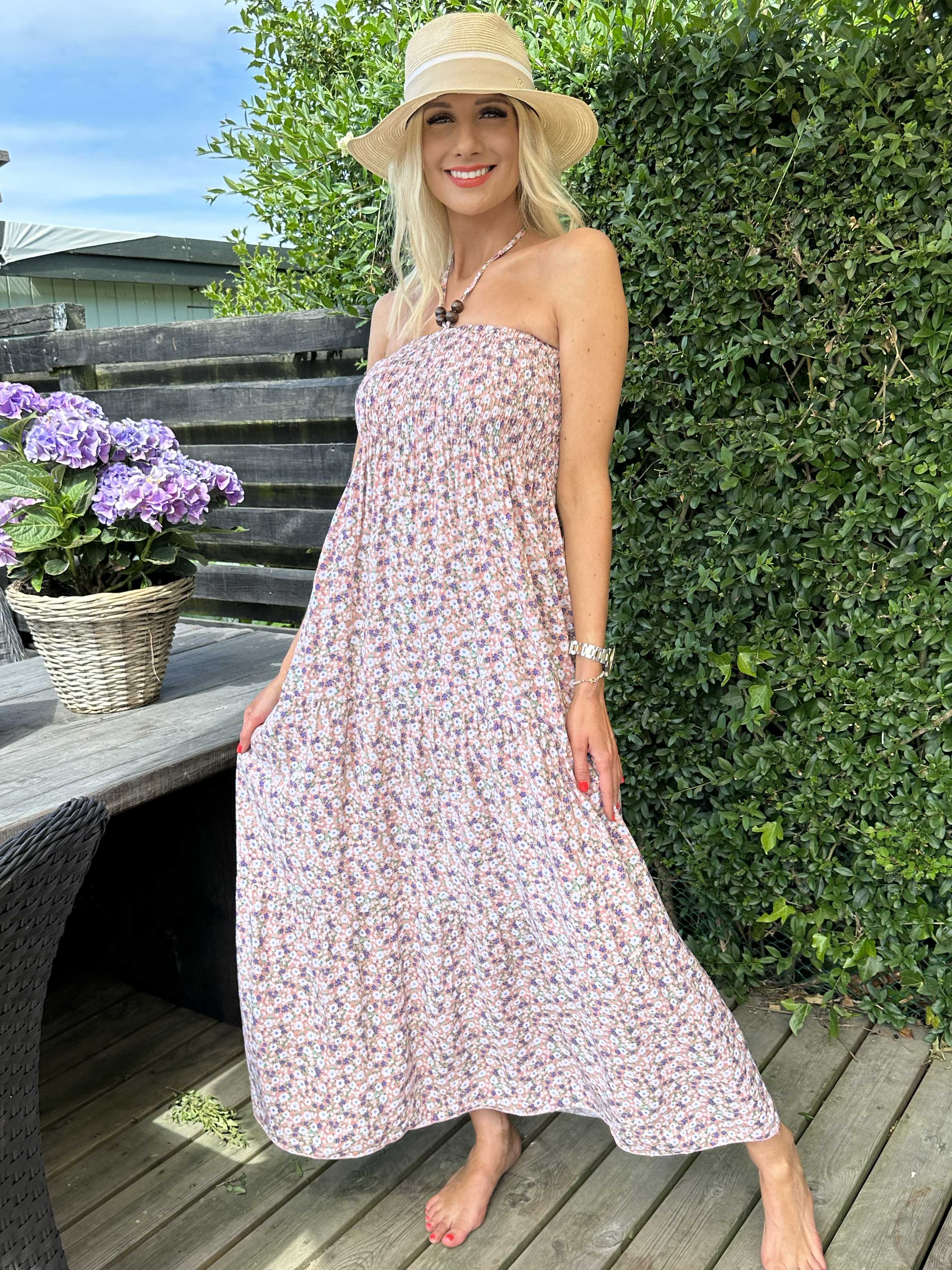 Amina - Lång sommarklänning med smockad byst - Coral